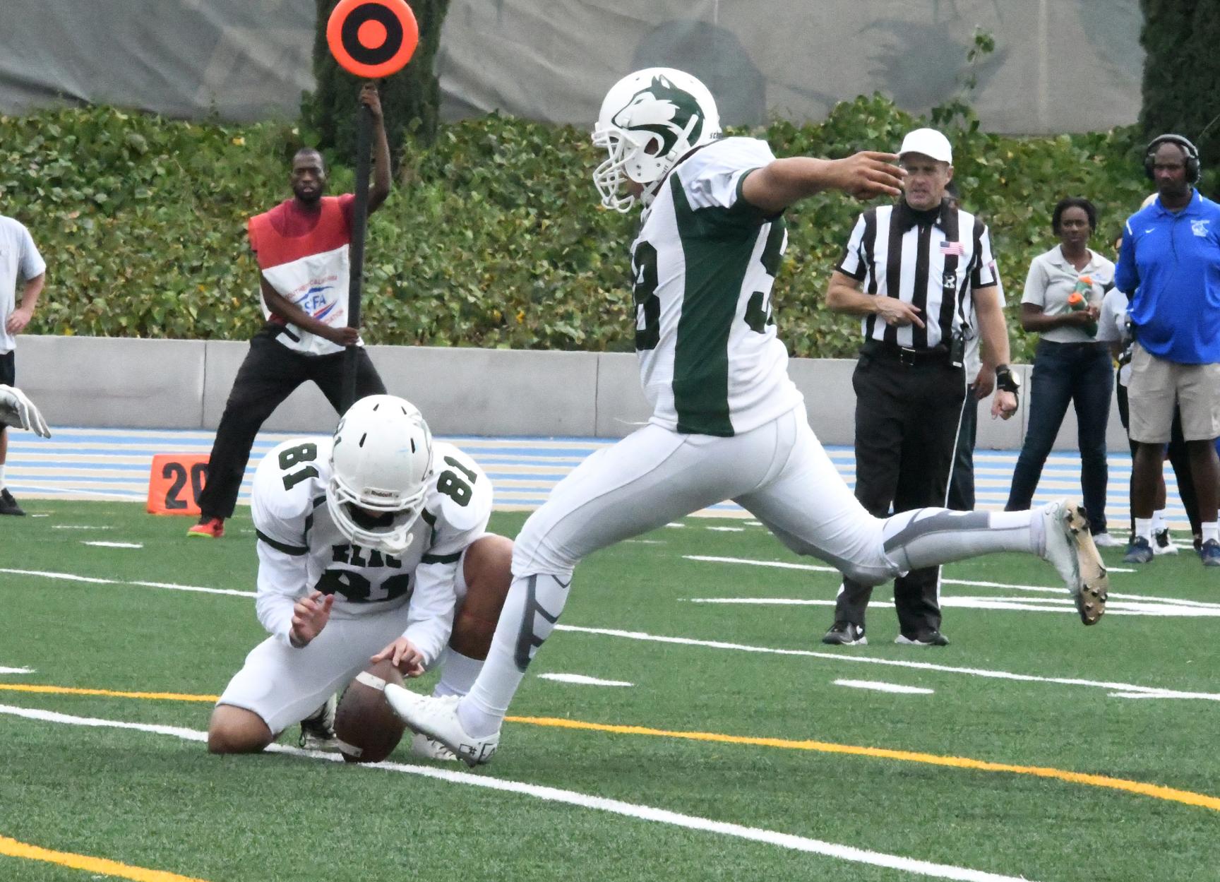 East Los Angeles College sophomore Vicente Luis Juan connects on one of his PATs in a 70-26 Metro showdown win at West LA College on Oct. 29. Vicente Juan Luis, 30-of-32 for the season, needs six more PATs to break a 48-year ELAC record. (Photo by DeeDee Jackson)