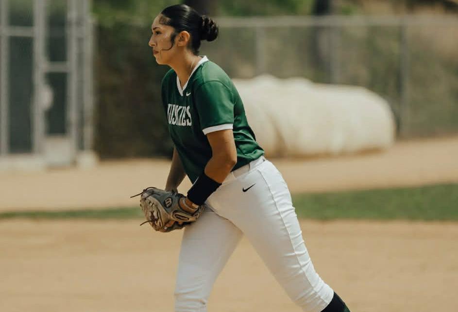 ELAC pitcher Nadine Gutierrez by gfxbyrubbie