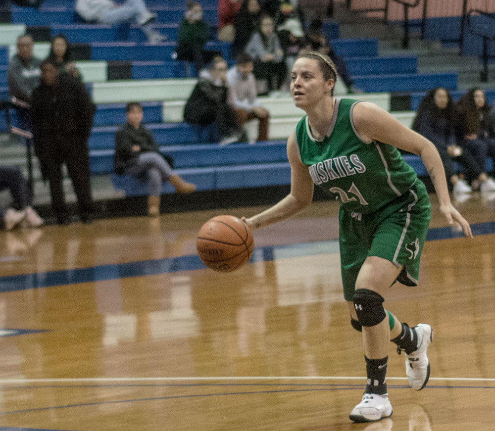 East Los Angeles College sophomore Gloria Ortiz drives towards the lane in an 84-52 win vs. Long Beach City on Jan. 13. Ortiz scored a team high 17 points. (Photo by Tadzio Garcia)
