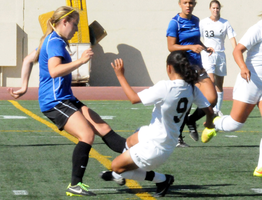 2014-15 Women's Soccer Photo Gallery