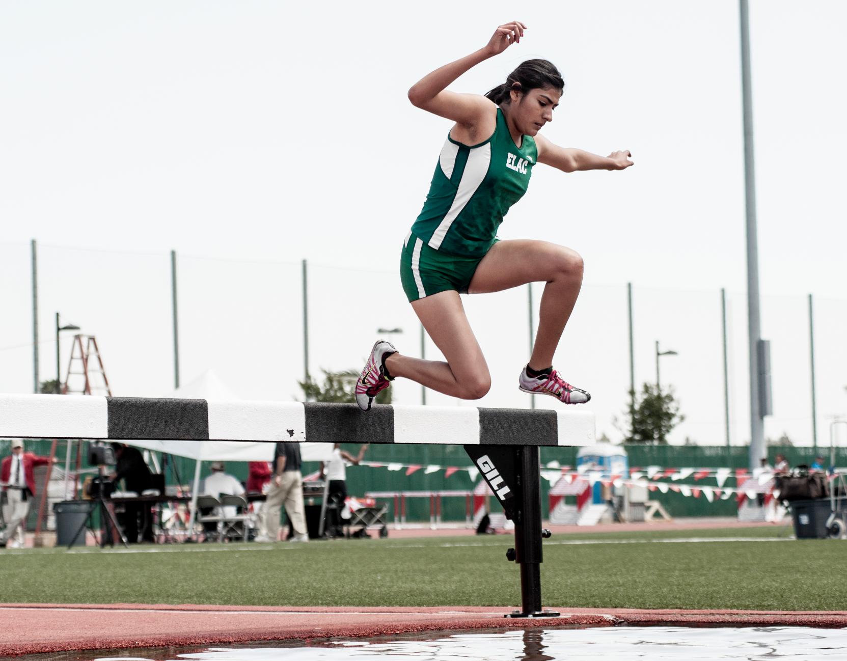 ELAC women&rsquo;s T&F bolts in running events