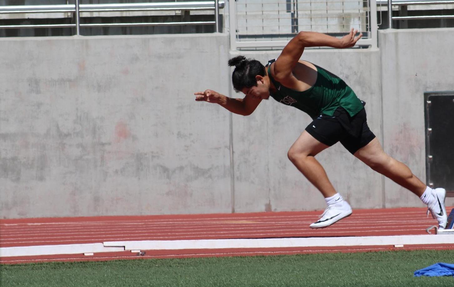 Six Huskies Advance to Saturday for Conference Championships